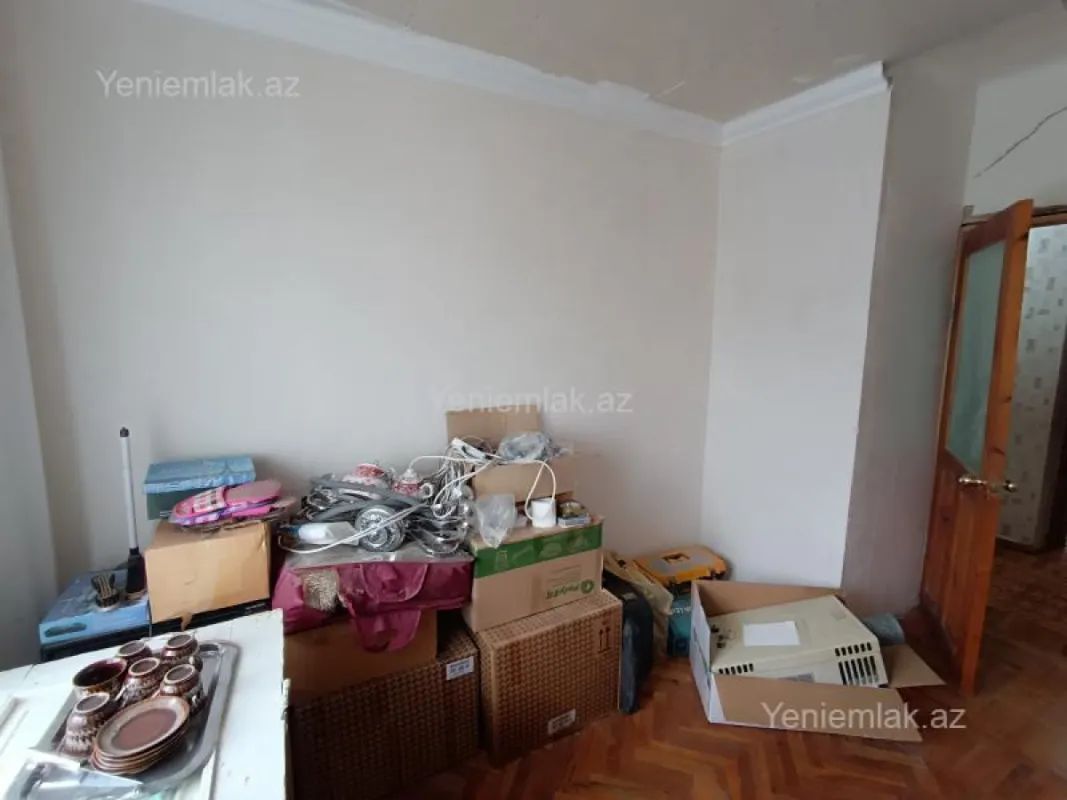 Satılır 4 otaqlı köhnə tikili 85 m²