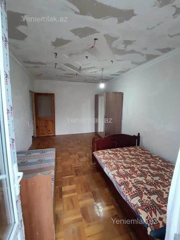 Satılır 4 otaqlı köhnə tikili 85 m²