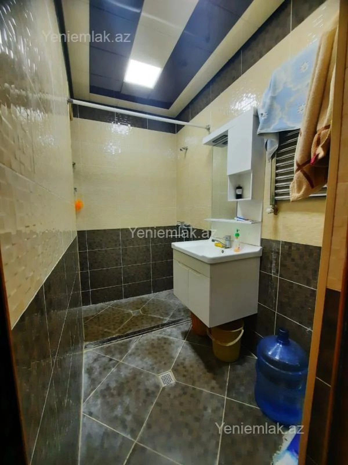 Satılır 3 otaqlı köhnə tikili 85 m²