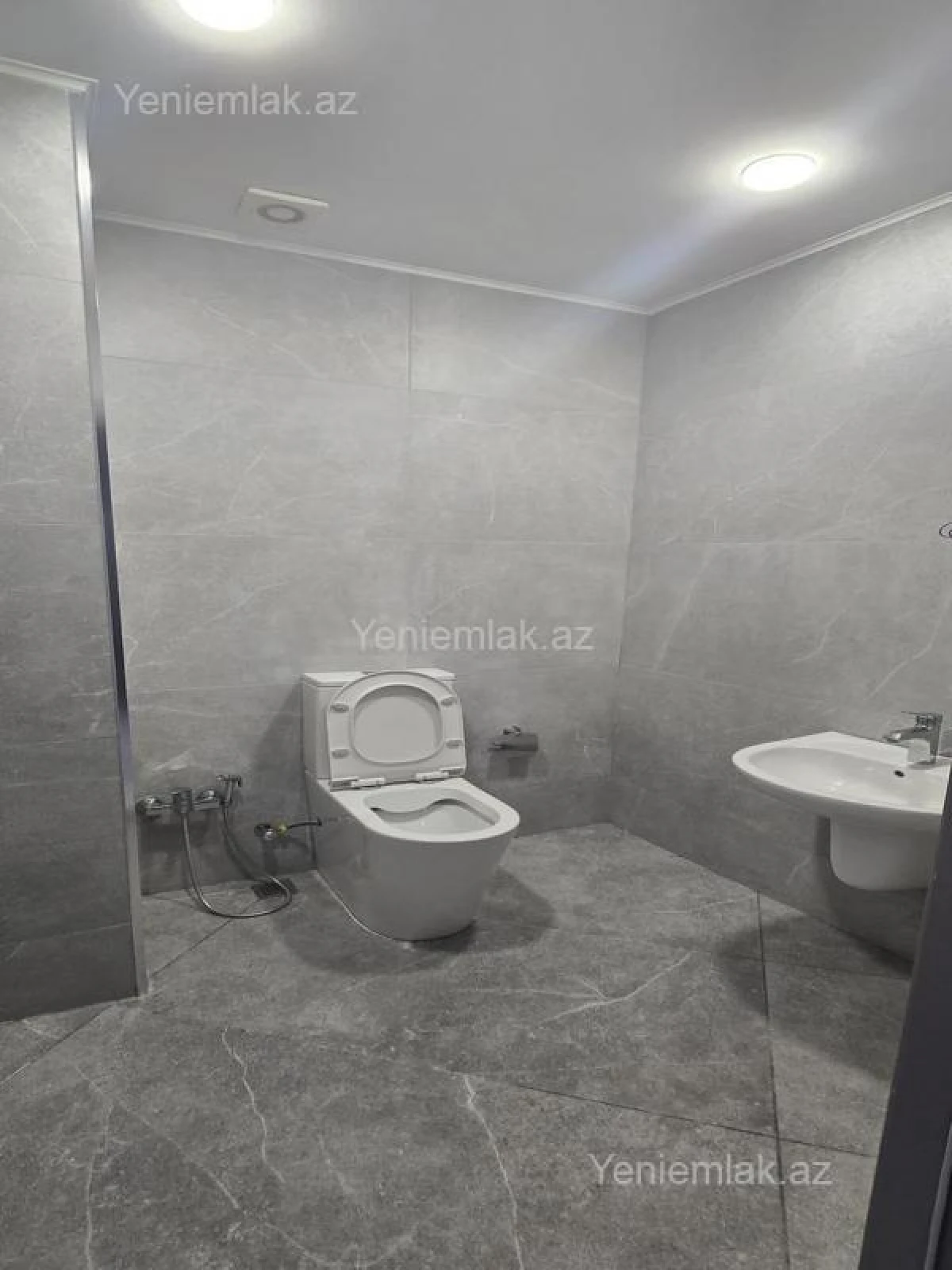 Satılır 15 otaqlı yeni tikili 112 m²