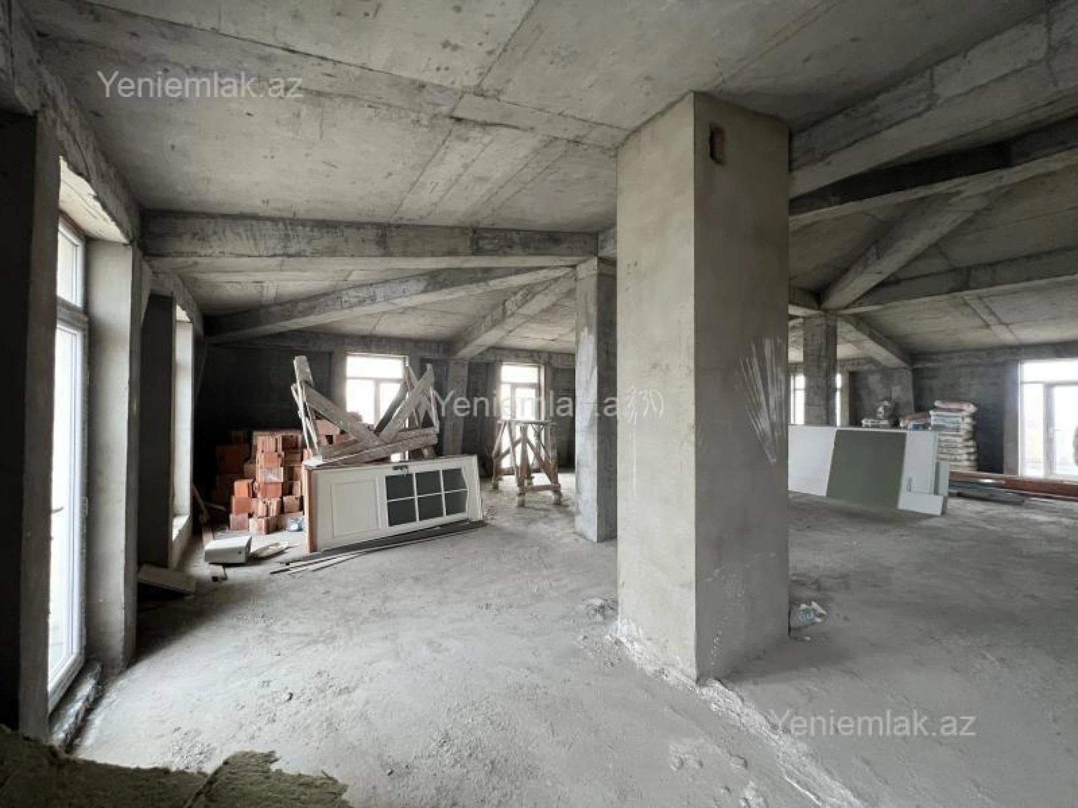 Satılır 4 otaqlı yeni tikili 160 m²
