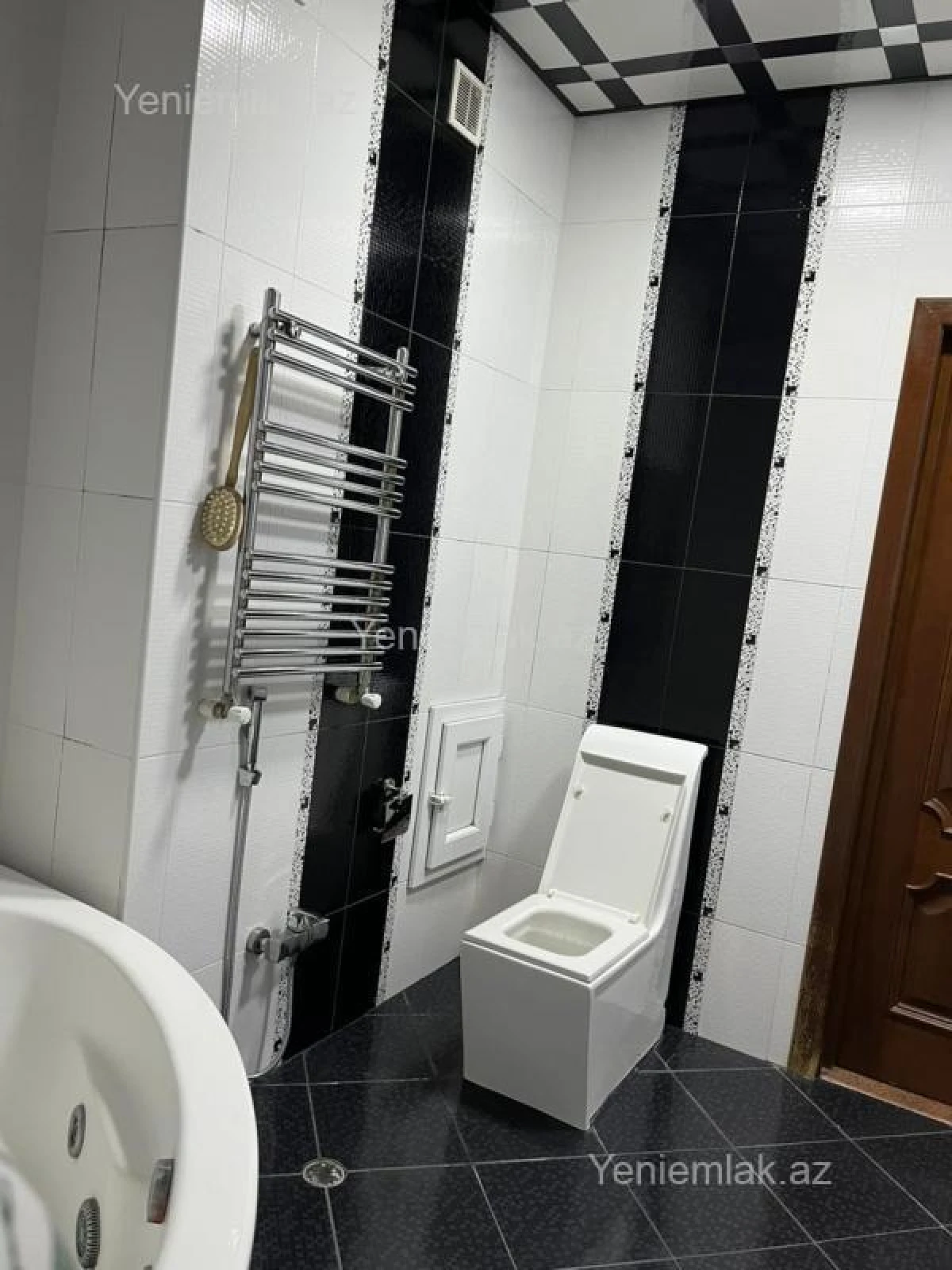 Satılır 3 otaqlı yeni tikili 125 m²