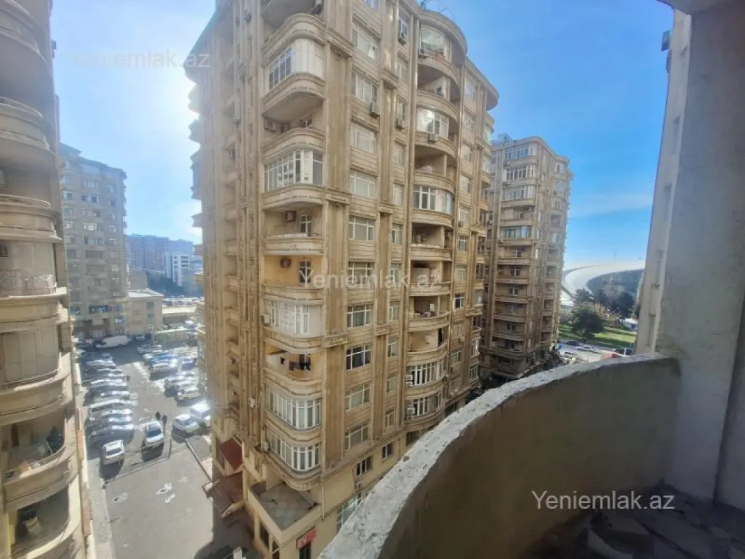 Satılır 3 otaqlı yeni tikili 135 m²