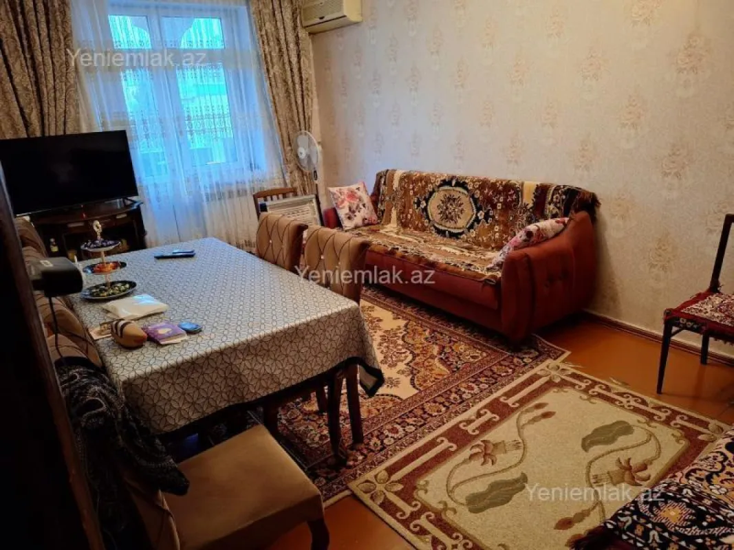 Satılır 2 otaqlı köhnə tikili 65 m²