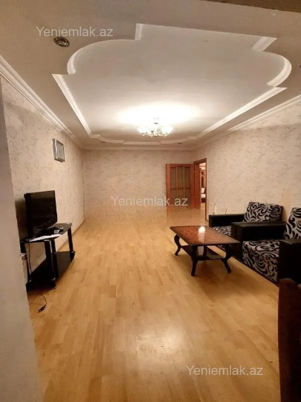 Satılır 2 otaqlı köhnə tikili 65 m²