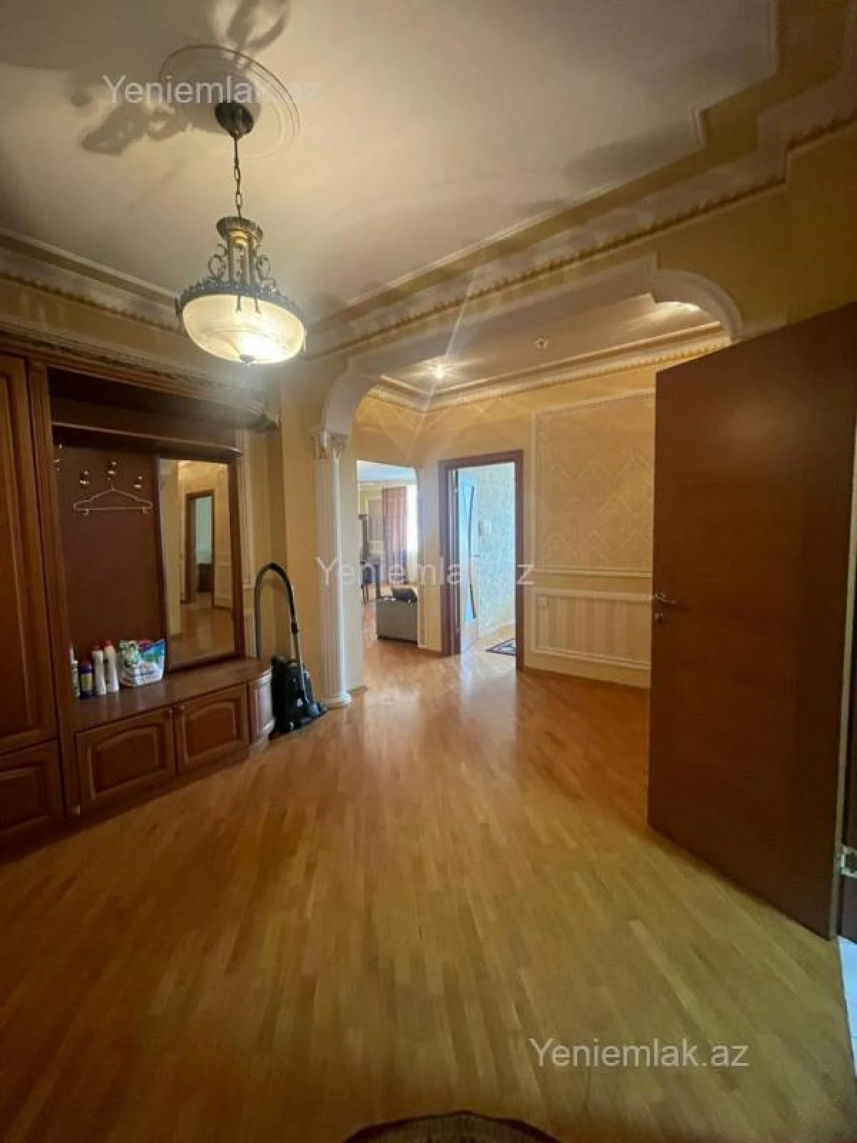 Satılır 3 otaqlı yeni tikili 155 m²