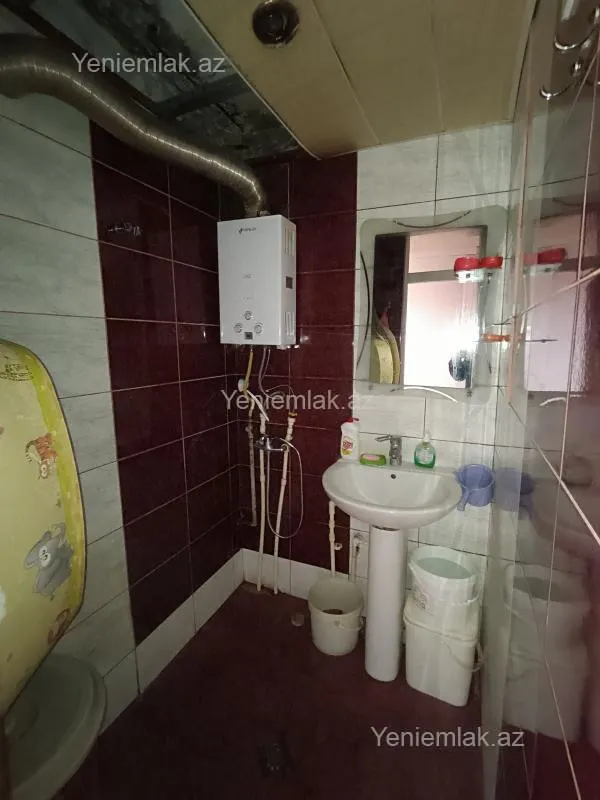 Satılır 3 otaqlı köhnə tikili 70 m²