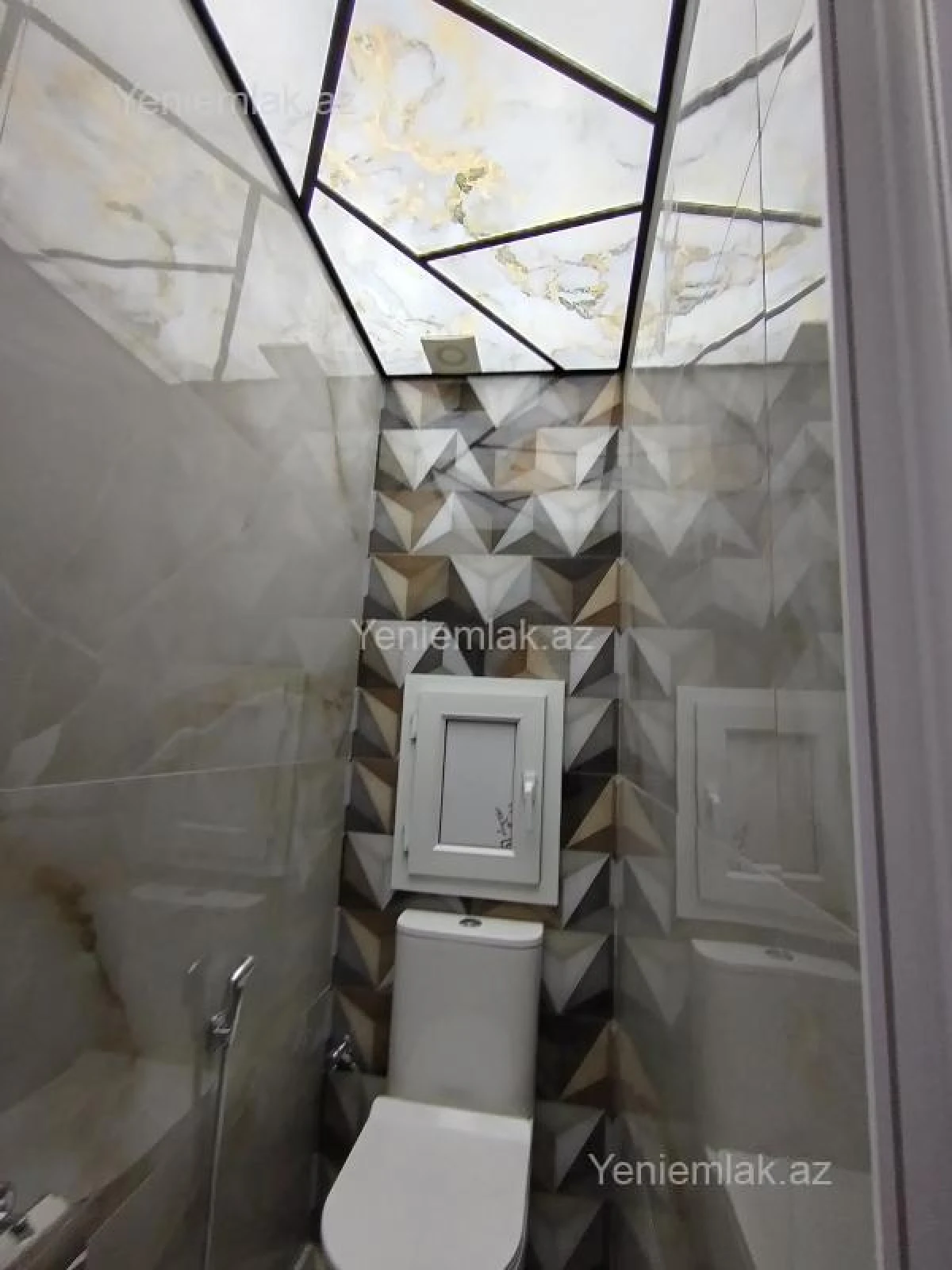 Satılır 2 otaqlı köhnə tikili 60 m²