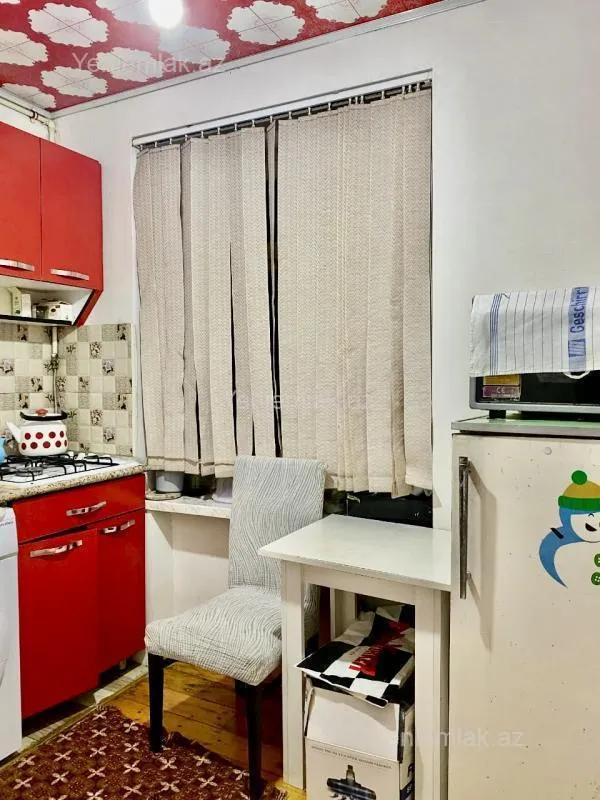 Satılır 1 otaqlı köhnə tikili 33 m²