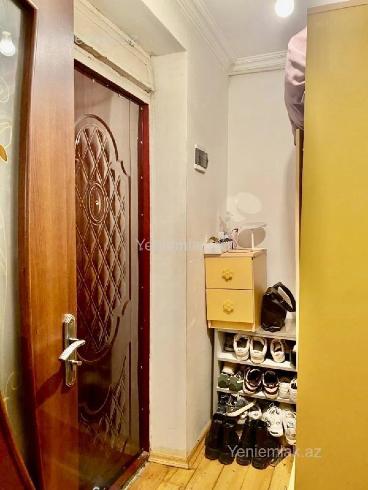 Satılır 1 otaqlı köhnə tikili 33 m²