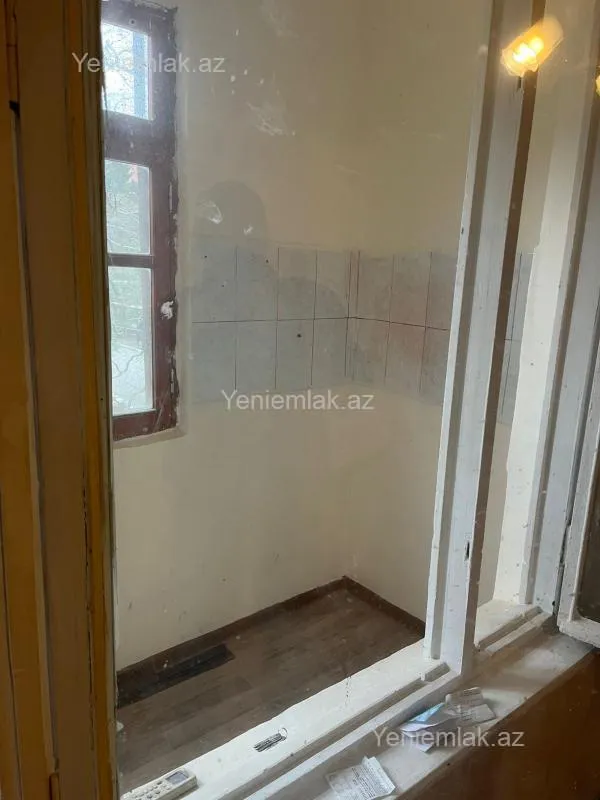 Satılır 2 otaqlı köhnə tikili 35 m²