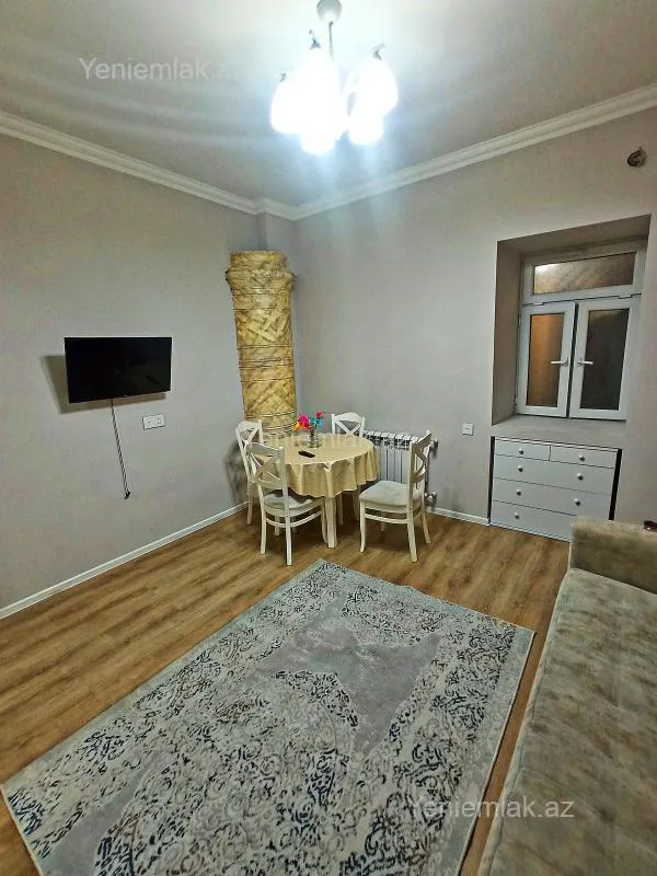 Satılır 2 otaqlı köhnə tikili 40 m²