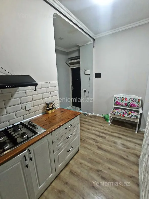 Satılır 2 otaqlı köhnə tikili 40 m²