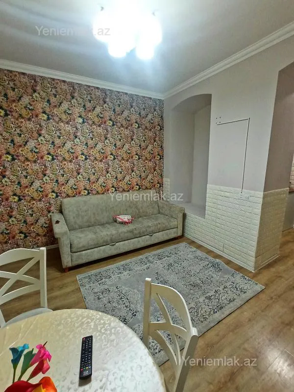 Satılır 2 otaqlı köhnə tikili 40 m²