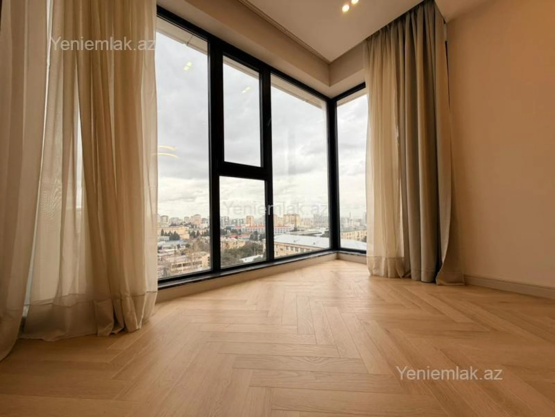 Satılır 2 otaqlı yeni tikili 80 m²