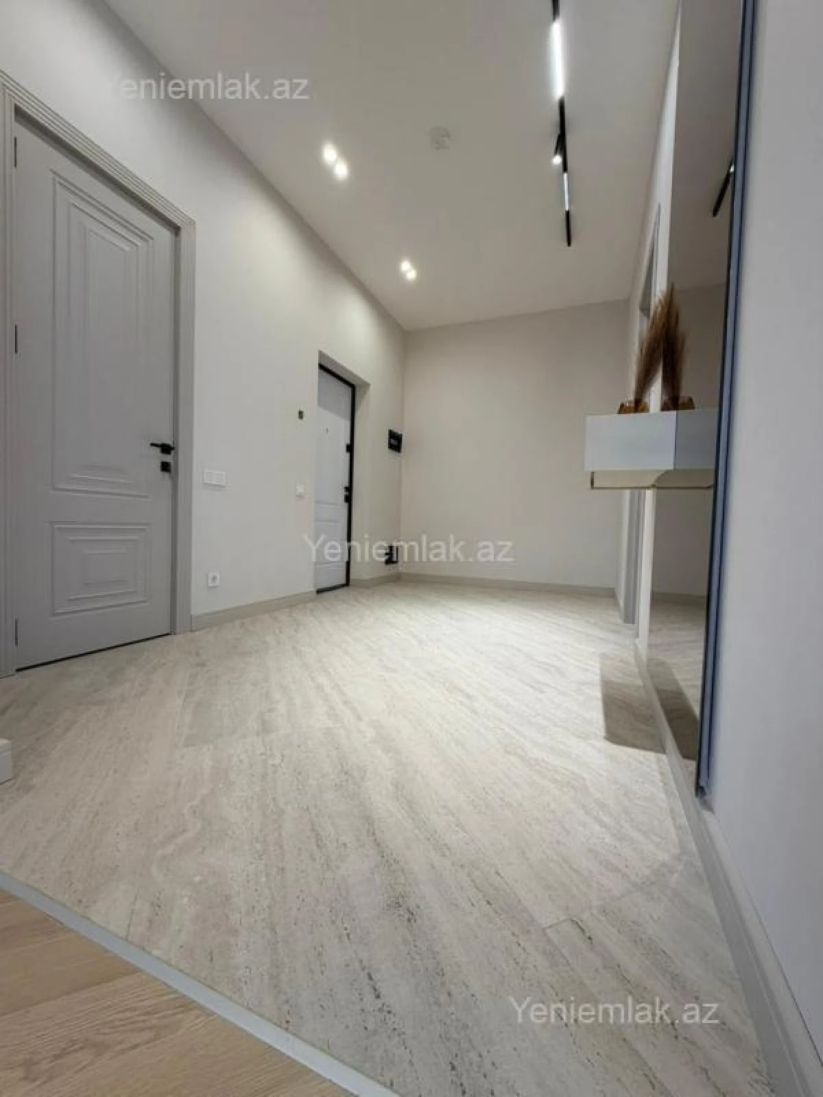 Satılır 2 otaqlı yeni tikili 80 m²