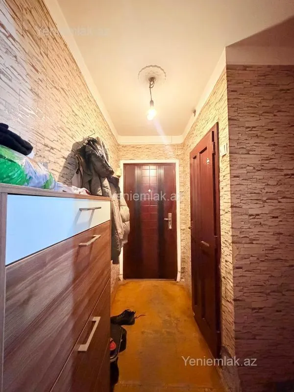 Satılır 2 otaqlı köhnə tikili 47 m²
