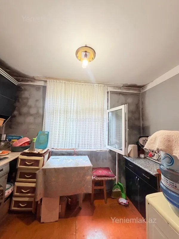Satılır 2 otaqlı köhnə tikili 47 m²