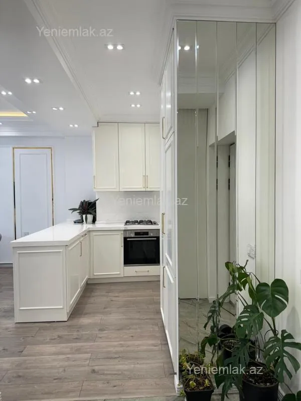 Satılır 3 otaqlı yeni tikili 93 m²