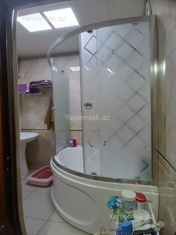 Satılır 2 otaqlı köhnə tikili 60 m²