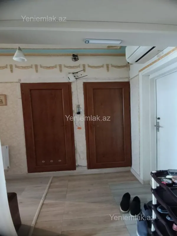 Satılır 2 otaqlı köhnə tikili 60 m²
