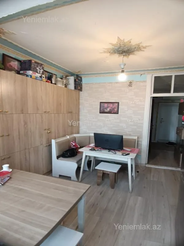 Satılır 2 otaqlı köhnə tikili 60 m²