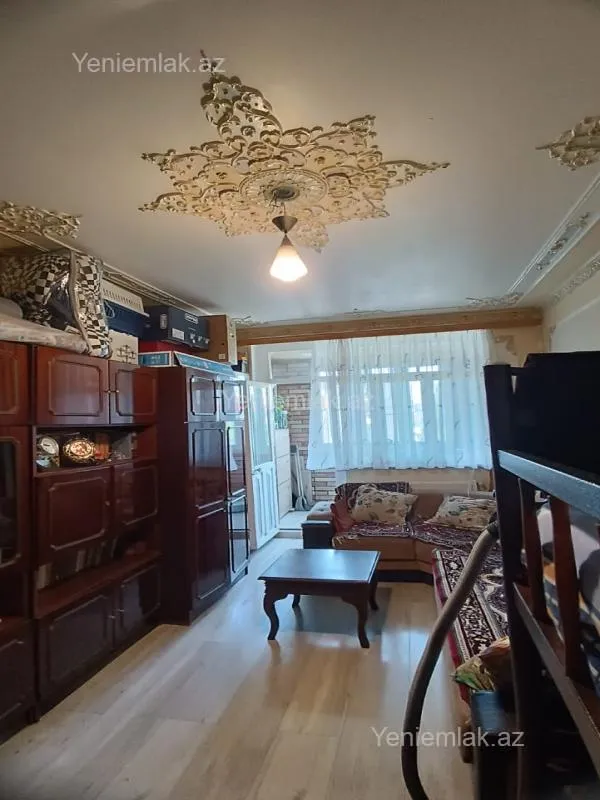 Satılır 2 otaqlı köhnə tikili 60 m²