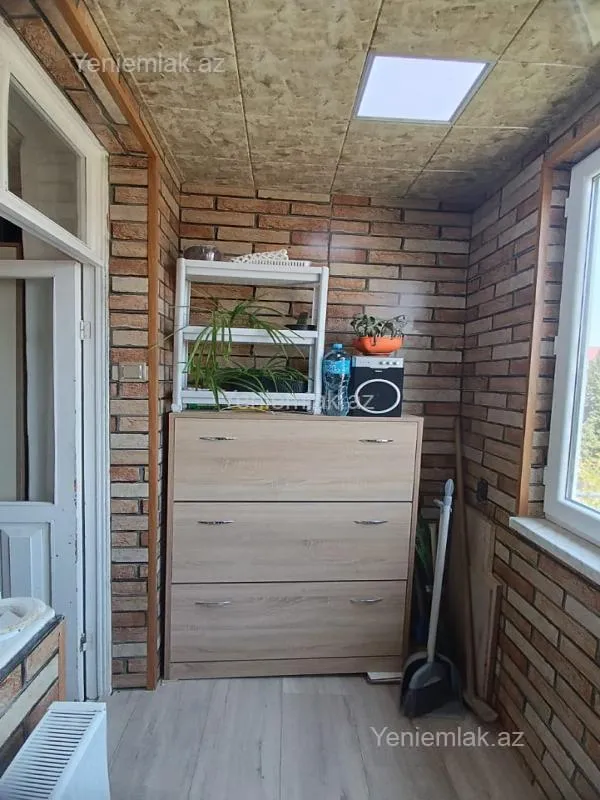 Satılır 2 otaqlı köhnə tikili 60 m²