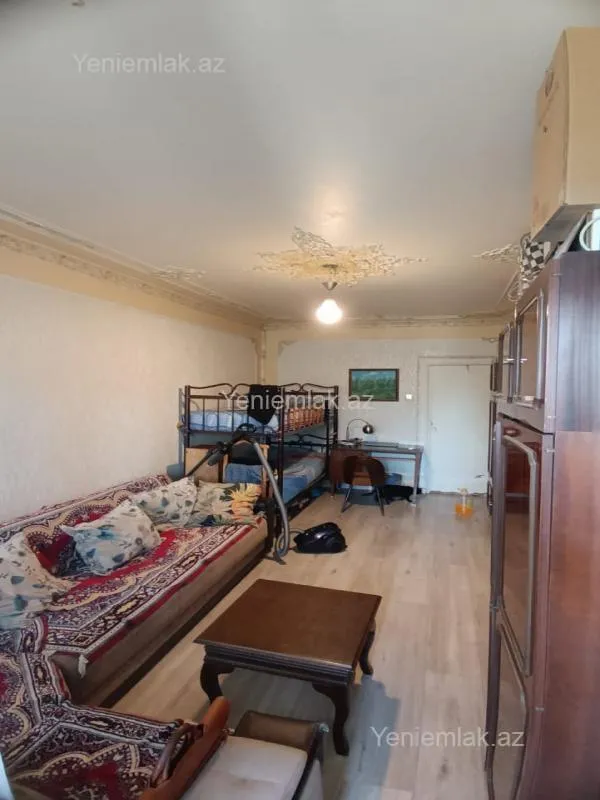 Satılır 2 otaqlı köhnə tikili 60 m²