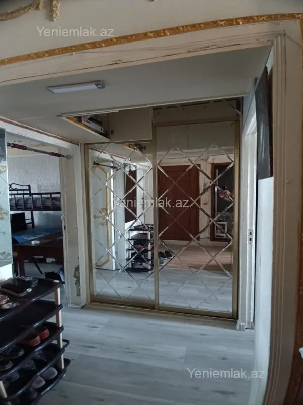 Satılır 2 otaqlı köhnə tikili 60 m²
