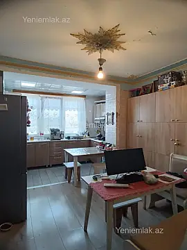 Satılır 2 otaqlı köhnə tikili 60 m²