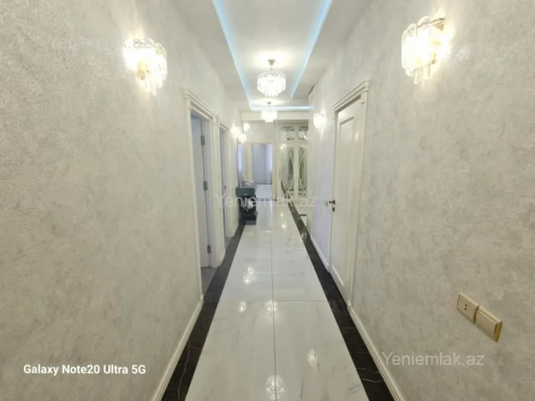 Satılır 4 otaqlı yeni tikili 186 m²