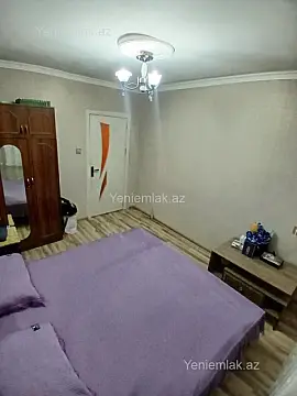Satılır 4 otaqlı köhnə tikili 100 m²