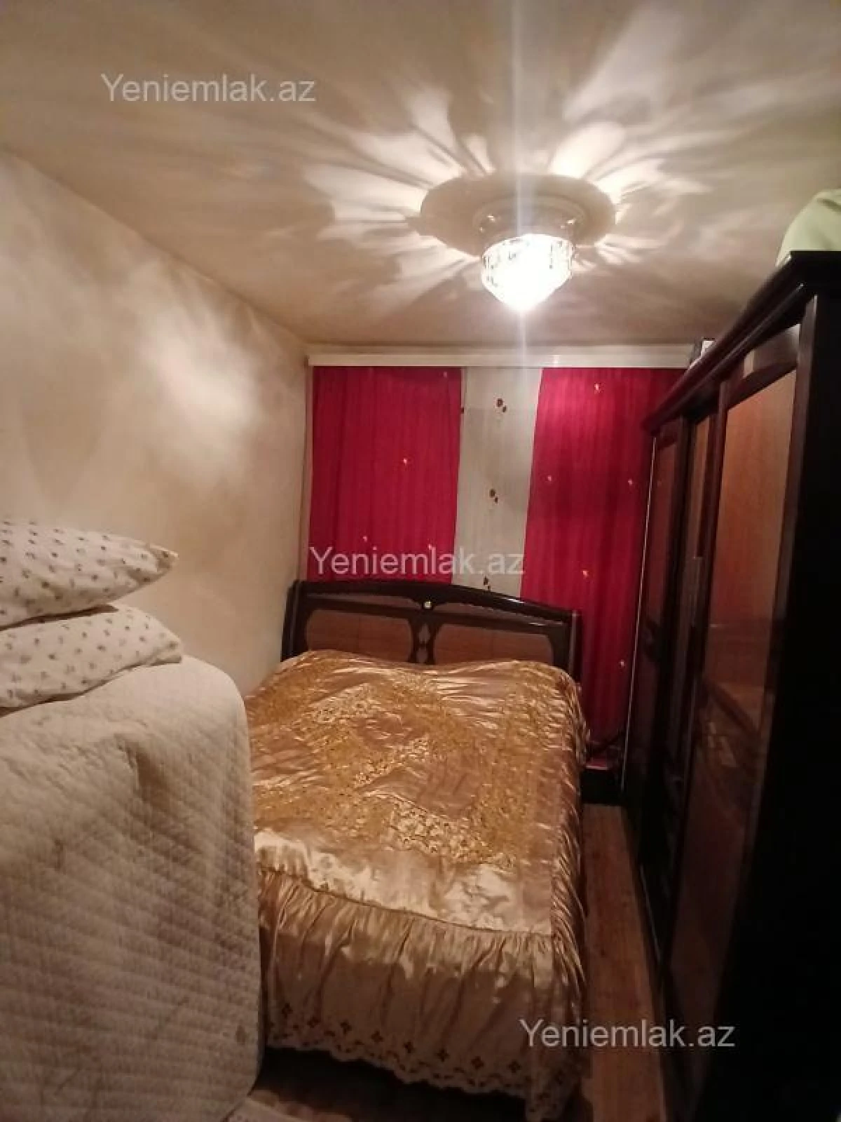 Satılır 4 otaqlı köhnə tikili 100 m²