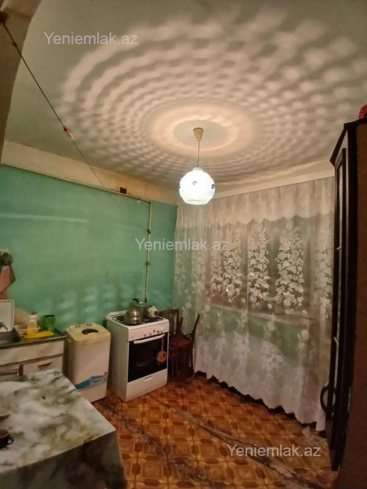 Satılır 4 otaqlı köhnə tikili 100 m²