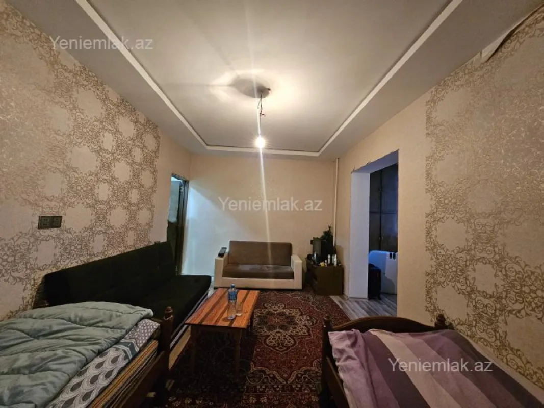 Satılır 1 otaqlı köhnə tikili 35 m²