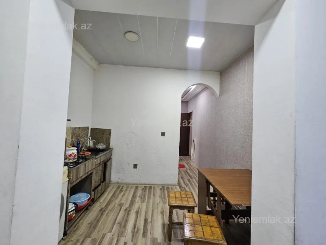Satılır 1 otaqlı köhnə tikili 35 m²