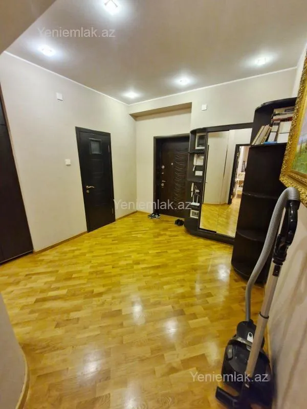 Satılır 2 otaqlı yeni tikili 92 m²