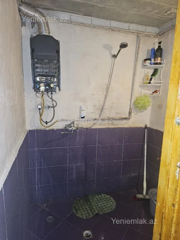 Satılır 2 otaqlı köhnə tikili 65 m²