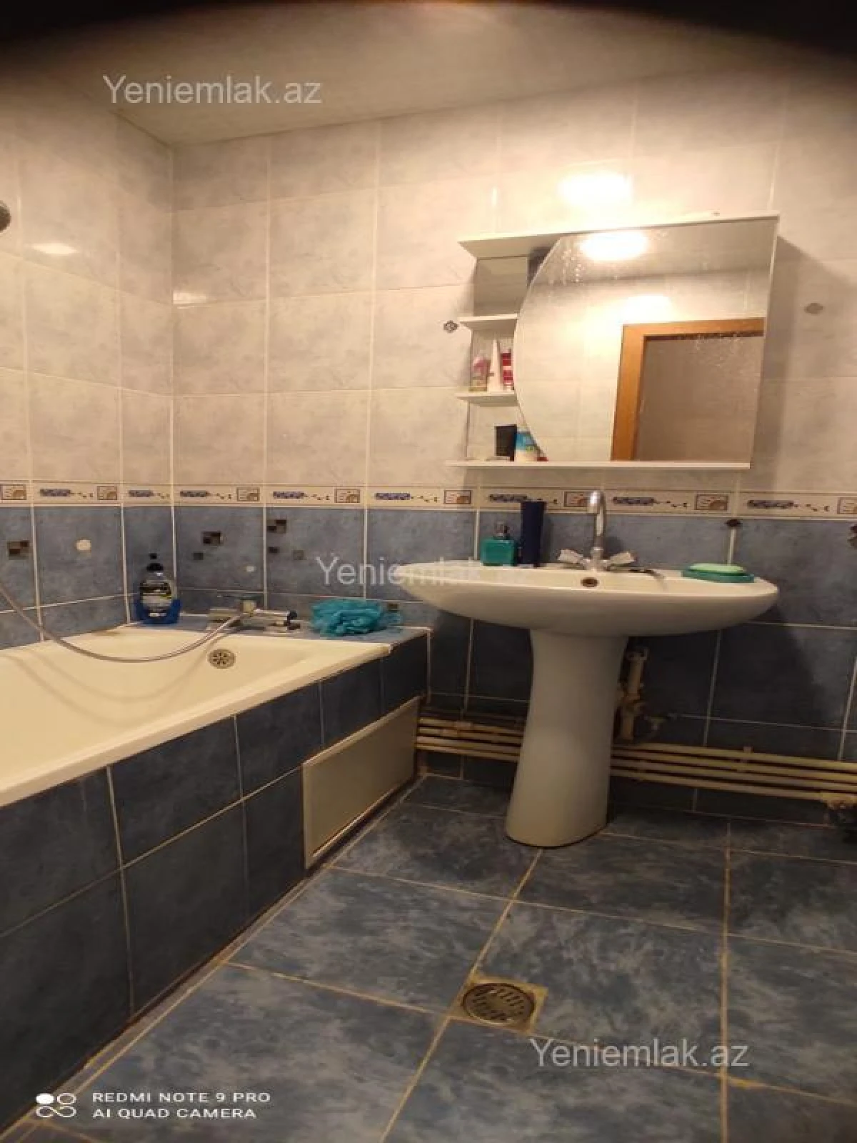 Satılır 3 otaqlı köhnə tikili 85 m²