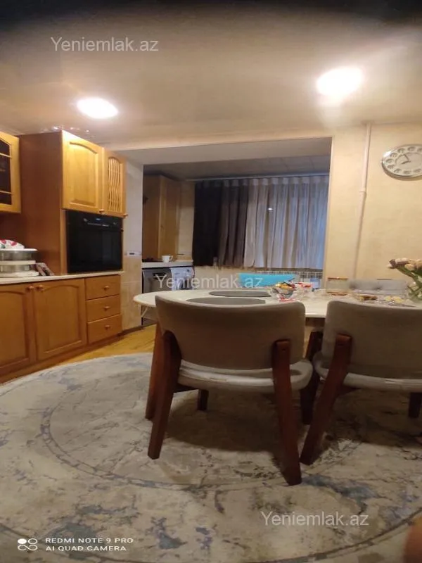 Satılır 3 otaqlı köhnə tikili 85 m²