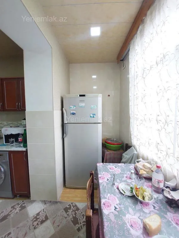 Satılır 3 otaqlı köhnə tikili 80 m²