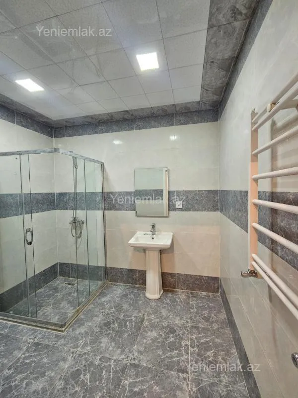 Satılır 3 otaqlı yeni tikili 100 m²