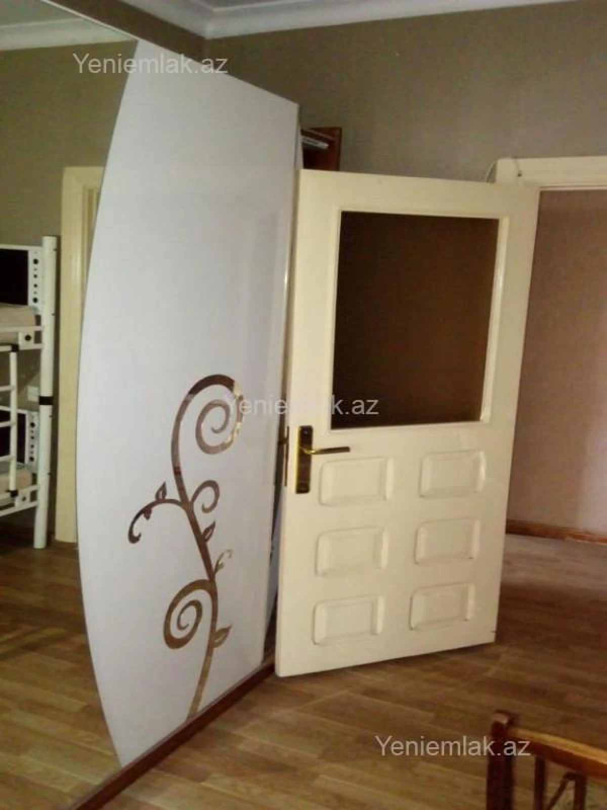 Satılır 2 otaqlı köhnə tikili 54 m²