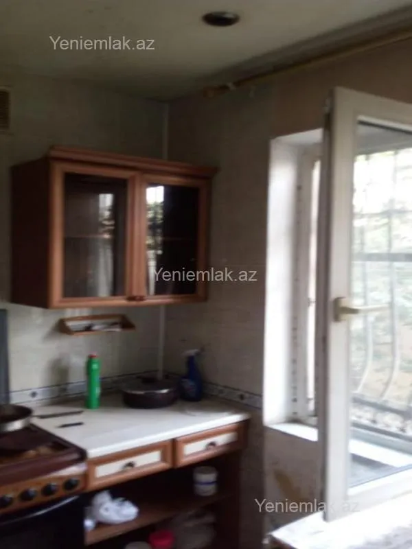 Satılır 2 otaqlı köhnə tikili 54 m²