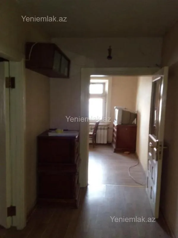 Satılır 2 otaqlı köhnə tikili 54 m²