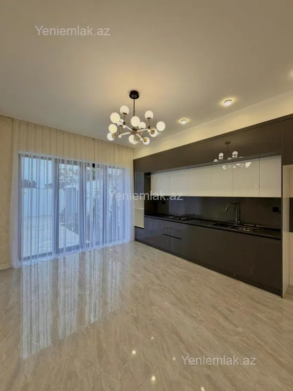 Satılır 4 otaqlı həyət evi 180 m²