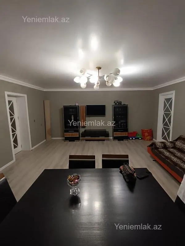 Satılır 3 otaqlı köhnə tikili 95 m²