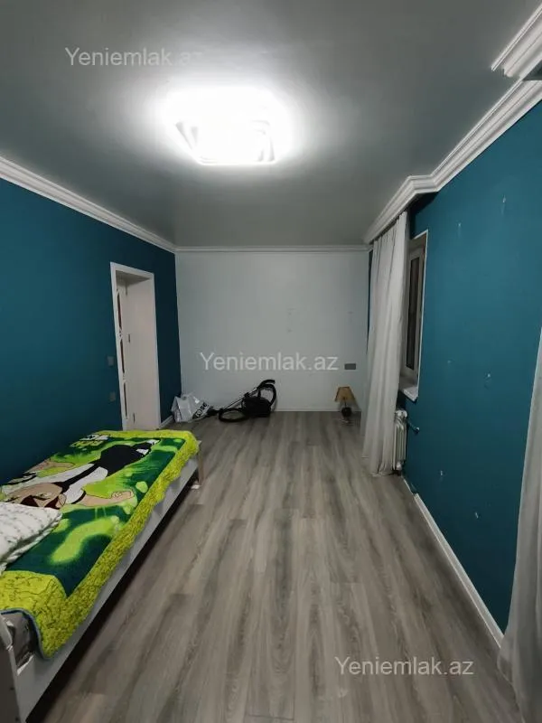 Satılır 3 otaqlı köhnə tikili 95 m²