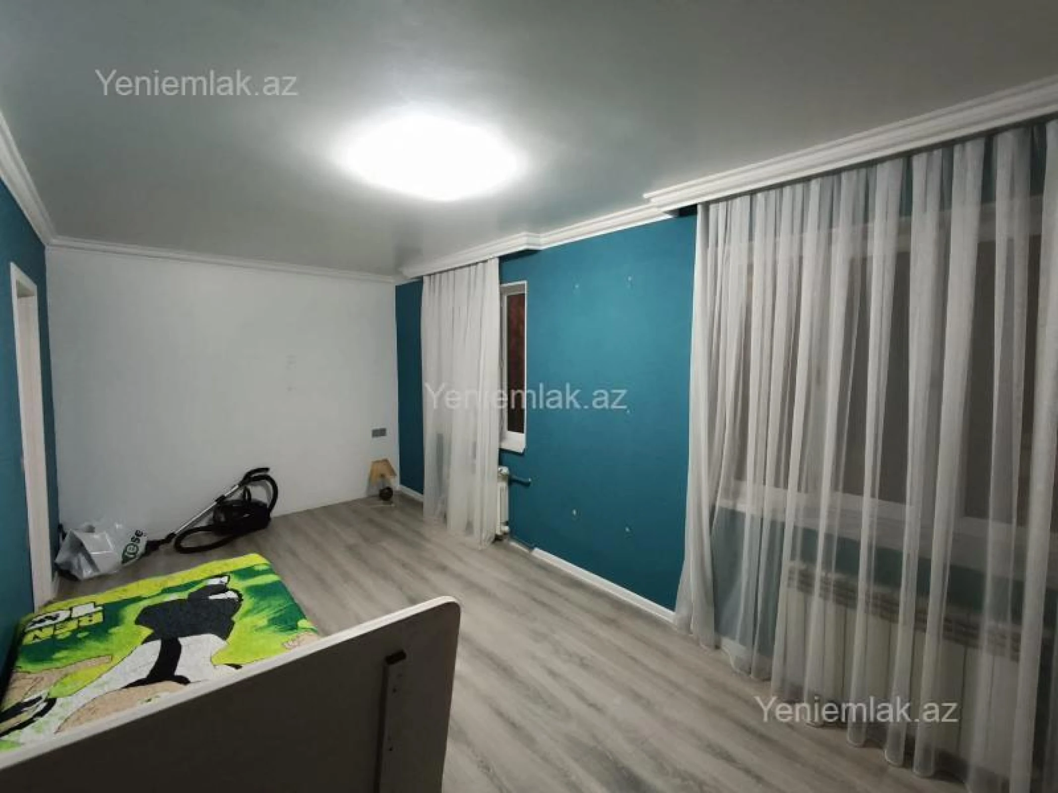 Satılır 3 otaqlı köhnə tikili 95 m²